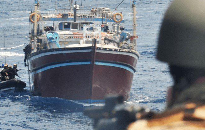 UK oo digniin u dirtay maraakiibta adeegsata biyaha u dhow Xeebaha Soomaaliya