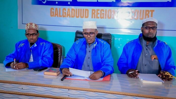 Xiisad ka dhalatay Maxkamadeyntii Raggii loo heystay dilka Hooyo iyo saddexdeeda Gabdhood.