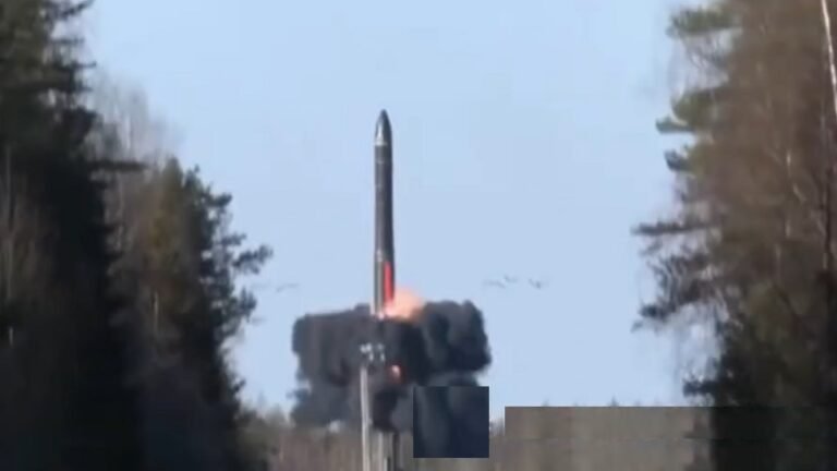 {DAAWO SAWIRADA} Ruushka oo tijaabiyey gantaal nooca nukliyeerka xambaara.