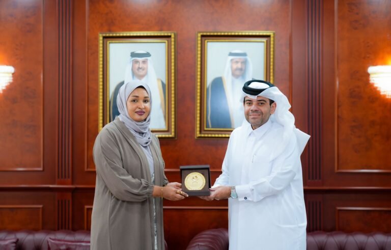 Wasiirka Wasaaradda Qoyska oo kulan la yeelatay Maxkamada Qoyska ee Dowlada Qatar.