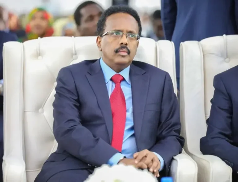 Maxamed Cabdullaahi Farmaajo oo Digniin adag u diray Madaxweyne Xasan Sheekh.