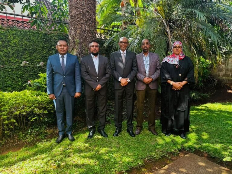 Heshiis  Ayey  gaareen Cabdicasiis Laftareen iyo Maxamed Mursal