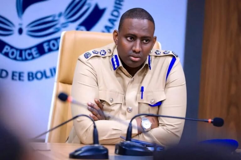 Booliiska Gobolka Banaadir oo ka shiray adkeynta Amniga.