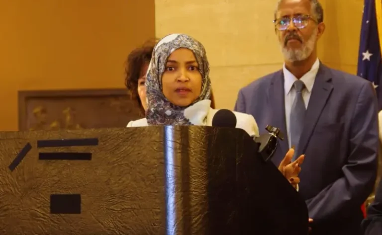 Halkee lagu bixiyay dhaqaalo Gaarayo $250 milyan oo laga Aruuriyay Soomaalida Mareeykanka.