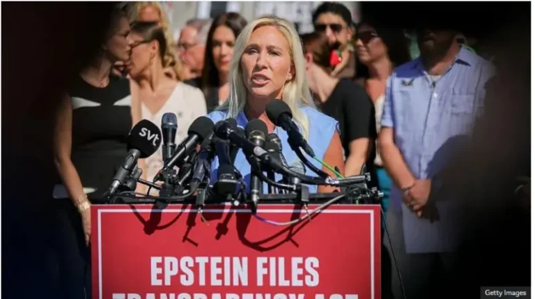 Khilaaf Soo kala dhax galay Xisbiga Jamhuuriga iyo Trump.