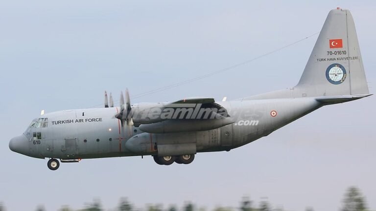 Mid kamid ah Diyaaradaha militari Turkiga oo burburtay.