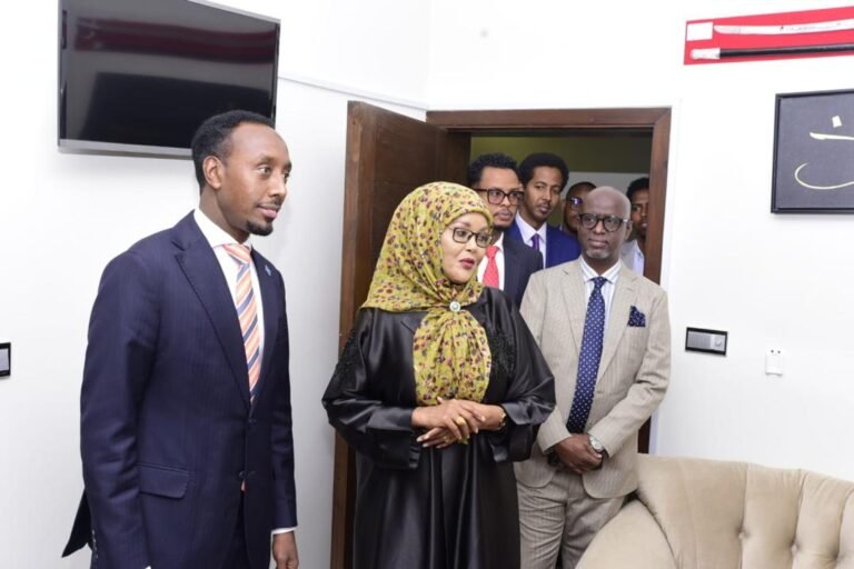 Guddoomiye Sacdiyo oo booqasho ku tagay Safaaradda Soomaaliya Islamabad ee dalka Pakistan.