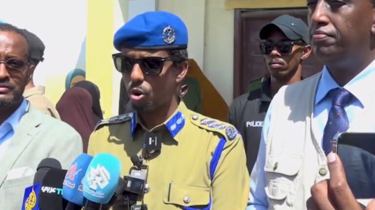 {DAAWO MUQAALKA} Taliye Asad Diyaano “Dadka si amni ah oo farxad kujirto ayay codkooda u dhiibanayaan”