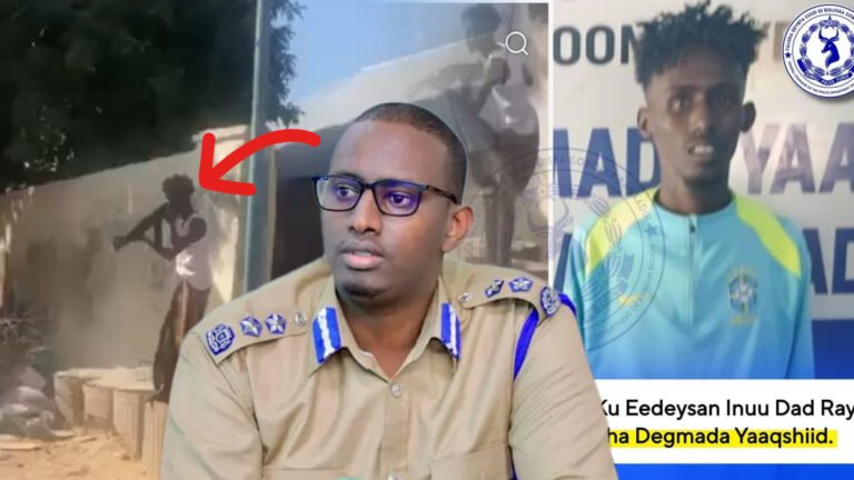 {DAAWO MUQAALKA} Askari Rasaas ku Furay Qof shacab ah oo Gacanta lagu soo dhigay