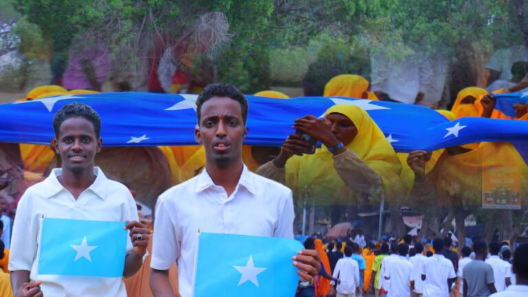 {DAAWO MUQAALKA} Gudoomiye Xasan ayaa dadka Reer Hiiraan ugu baaqay in Midnimo lagu Garab istaago Soomaaliya.