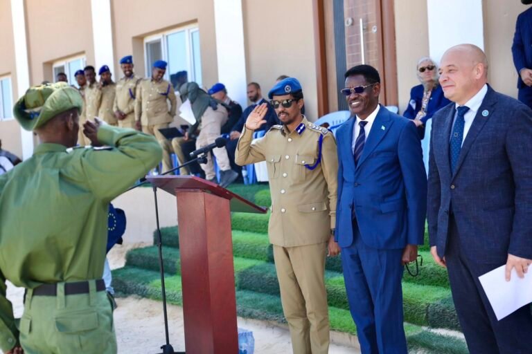 {DAAWO SAWIRADA} Tababar Loo soo Xiran Ciidanka Daraawiishta oo si dhamaystiran u helay Xirfadaha Ciidanimo.