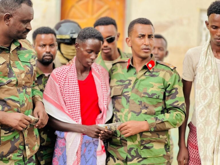 Abaal Marin la Gudoonsiyey labo dhalinyaro Beeraleey ah oo AS ku Dilay Gobolka Hiiraan.