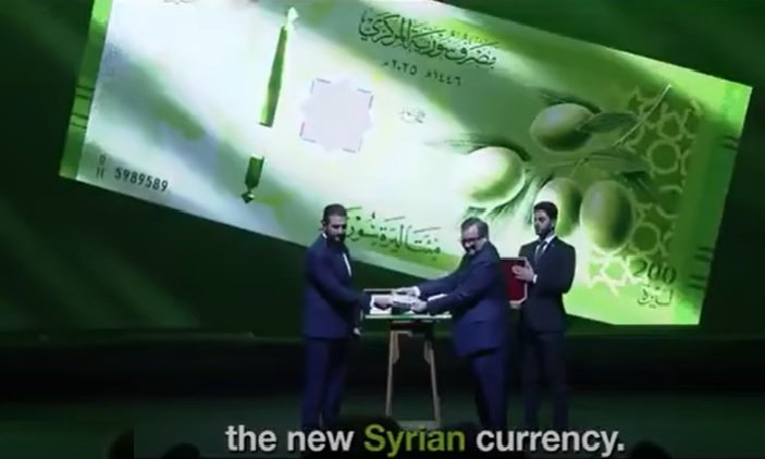 Suuriya oo Sameysatay lacag cusub.