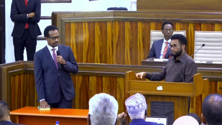 Wasiirka Ganacsiga & Warshadaha XFS oo maanta loo dhaariyay