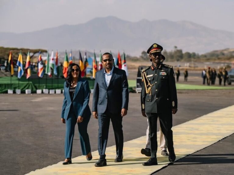 {DAAWO SAWIRADA} RW Abiy Ahmed oo ka qayb galay furitaanka xuska 90-guurada Aasaaska Ciidanka Cirka Itoobiya