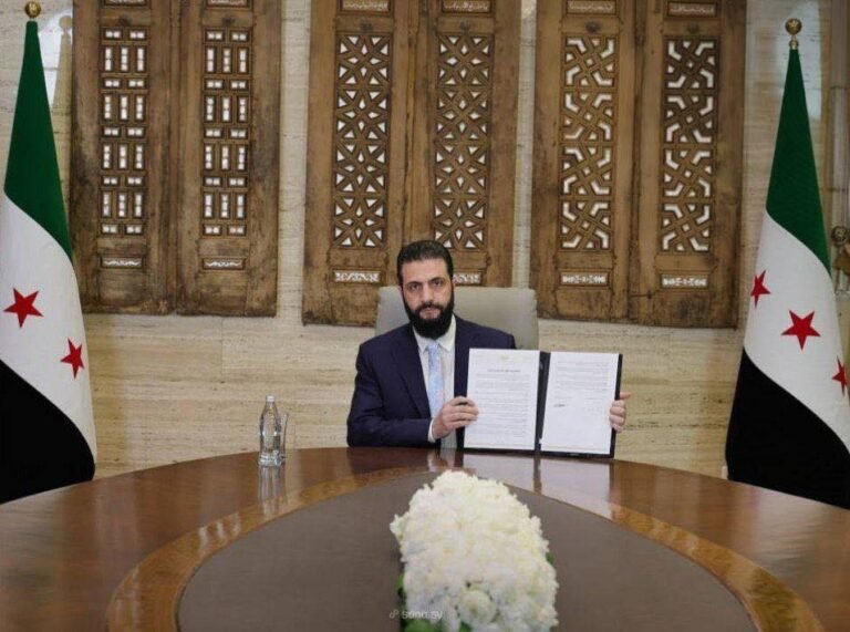 Madaxweynaha Suuriya oo ku dhawaaqay heshiis ay dawladdu la gashay SDF.