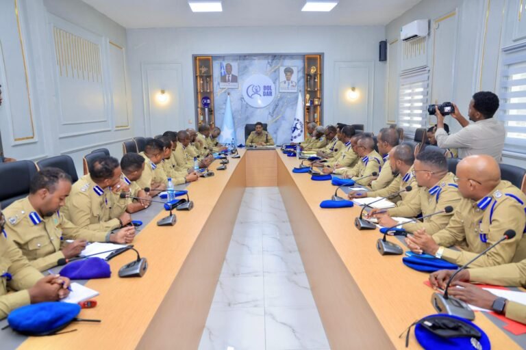 Taliyaha Ciidanka Boliiska Soomaaliyeed oo Shir Gudoomiyay Kulanka Amniga Booliska Caasimada.