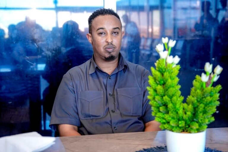 WAR DEG-DEG AH Xil ka qaadis lagu sameeyay Madaxii laanta socdaalka ee Garoonka Diyaaradaha Muqdisho.