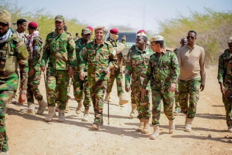Commander of the Somali National Army’s Ground Forces Inspects Troops in Beledweyne