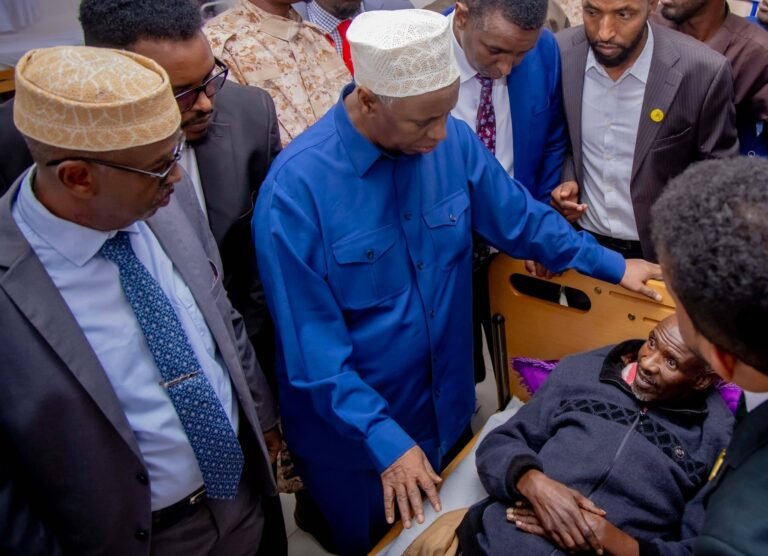 Madaxweyne ku-xigeenka Somaliland oo Isbitaalka ku booqday qaar ka mid ah dadkii ku dhaawacmay mudaharadaadi ka dhacay magaaladaasi