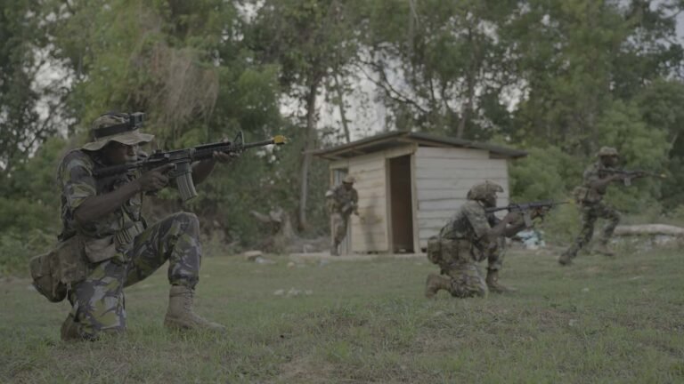 Mandheera  Ayaa Waxaa Kudagalamay Xubno katirsan  AS  &  Ciidanka Kenya