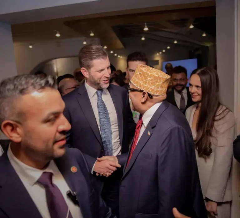 Madaxweyne Cirro iyo wiilkaTrump oo kulmay.