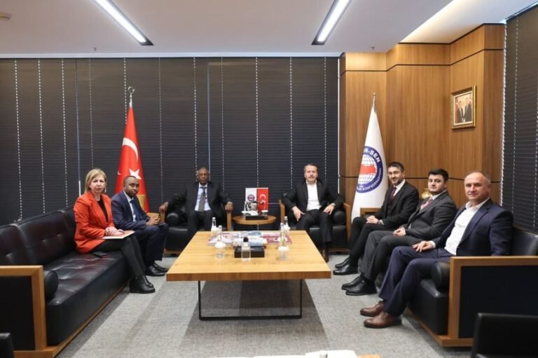 Minister of Labor Visits MEMUR-SEN Headquarters in Turkey to Operationalize Strategic 2016 Cooperation Agreement
