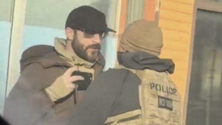 FAAH FAAHIN Ninka ay ku Dileen Ciidamada ICE Minneapolis.