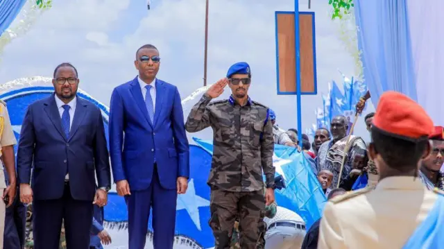 Wafdi  sare uu hoggaaminayo Ra’iisul wasaaraha  oo ku wajahan Laascaanood.