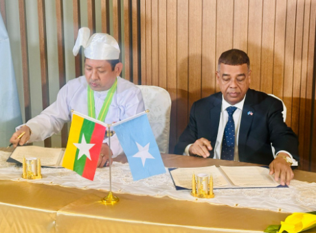 Xariir Cusub oo u Biloowday Soomaaliya iyo Myanmar.