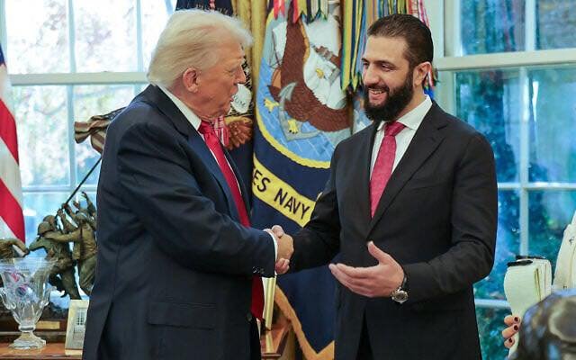 Trump oo madaxweynaha Suuriya Axmed Sharac, kuna tilmaamay hoggaamiye si weyn loo ixtiraamo.