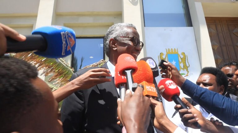 {DAAWO MUQAALKA} Xildhibaan CCW ”Aadan Madoobe weeydiiya wixii maanta ka dhacay Golaha shacabka”