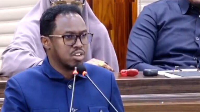 {DAAWO MUUQAALKA} ”Madaxweynaha Xilka ka dagaa yaanan Maxkamad lasoo taagin” Xildhibaan Xusul