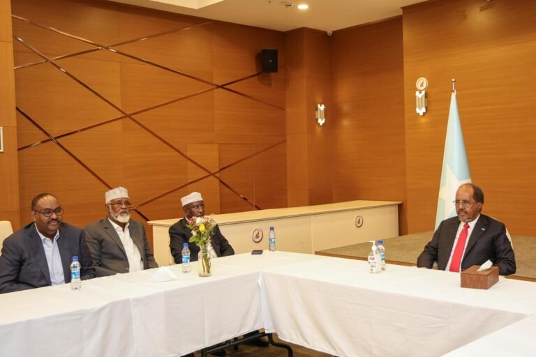 Madaxweyne Xasan Sheekh oo kulan qado ah maanta ku maamuusay xubnaha Madasha Mustaqbalka.