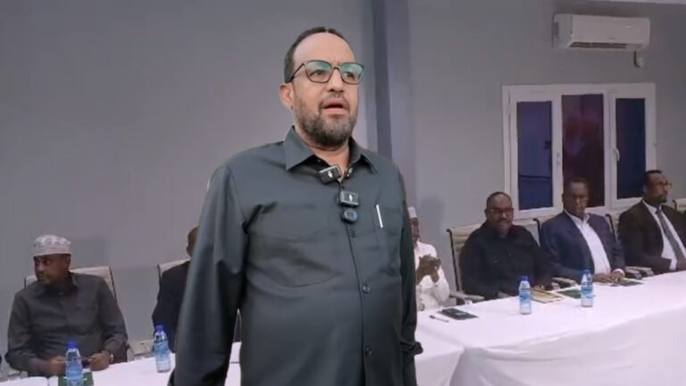 {DAAWO MUUQAALKA} Bulshada Rayidka ayaan la kulanay Xildhiban Cabdullahi Carab