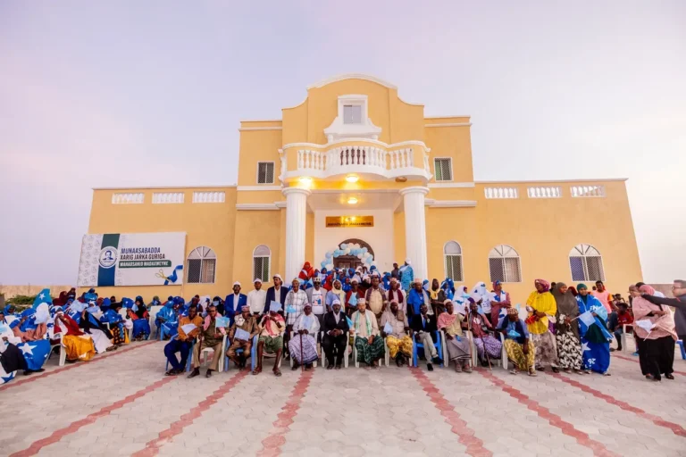 Somali citizens build new house for former President Farmaajo.