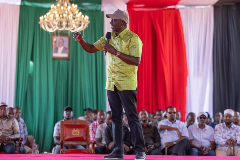 Madaxweynaha Kenya oo sheegay xiligadib loo furayo xadka Kenya iyo Soomaaliya udhaxeyo .