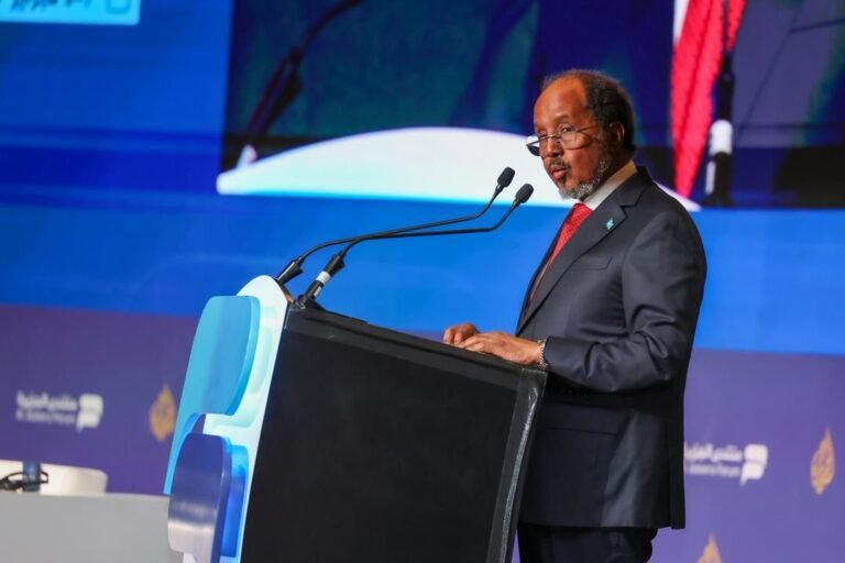 Madaxweyne Xasan Shiikh oo qeybgalay Barnaamijka Madasha Caalamiga ee Al Jazeera ayaa ka hadlay Arimo badan.