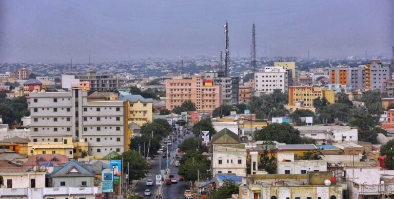 Darawallada kaxaysa Mooto Bajaajta oo Dibadbax  kawada Muqdisho