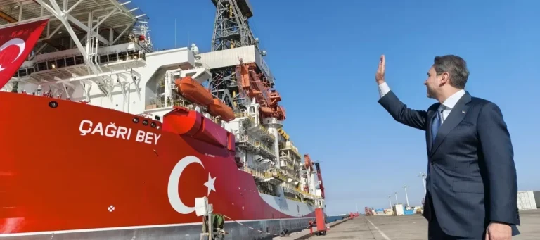 Türkiye dispatches deep-sea drilling ship to Somalia in first overseas exploration mission.