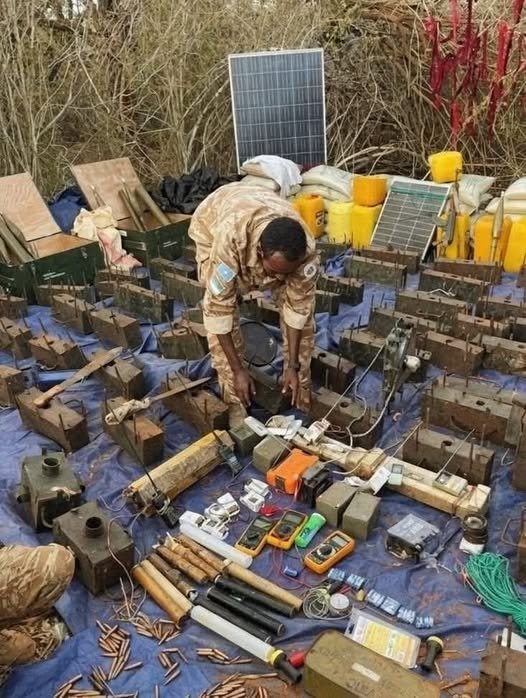 Ciidanka Nabadsugidda Jubbaland oo  gacanta ku dhigtay  Warshad  Miino oo  AS lahayeen .