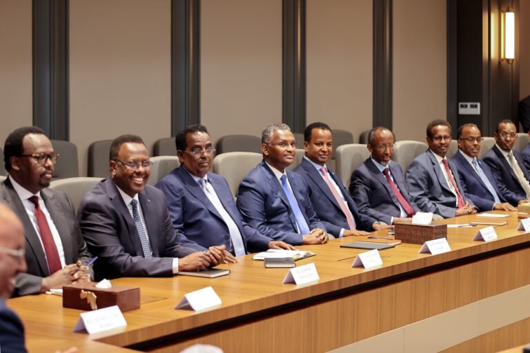 Madaxda Dowladda Federaalka oo kulamo gaar ah kawada Muqdisho.