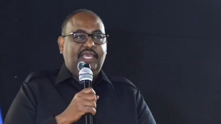 {DAAWO MUUQAALKA} Madaxweyne Dani oo Weerar Afka Ah ku qaaday Xildhibaanada Hawiye.