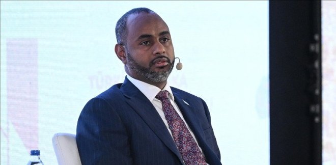 Wasiirka Dekedaha  Soomaaliya ayaa sheegay in la soo gabagabeeyay daraasadaha Mashruuca Dekedda Cusub ee Muqdisho.