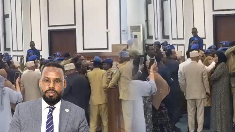 {DAAWO MUQAALKA} Xaalada Baarlamaanka oo Faraha kasii Baxday iyo Gacan qaad Billowday.