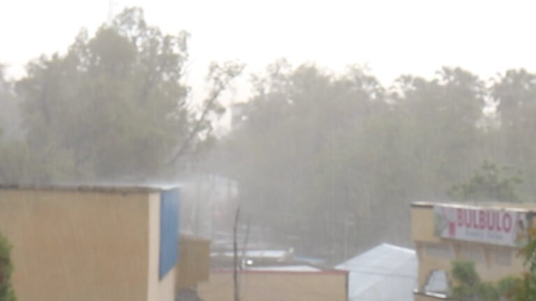 {DAAWO MUQAALKA}  Roob lagu diirsaday oo Galabta ka da’ay Magaalada Baladweyne.