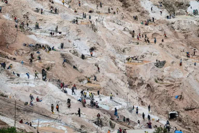 More than 200 killed in landslide at DRC coltan mine.