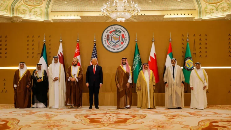 Waddamada Khaliijka ayaa weli ka gaabsanaya inay go’aan mideysan oo rasmi ah ka qaataan duqeymaha ay Iiraan ka fuliso gobolka.