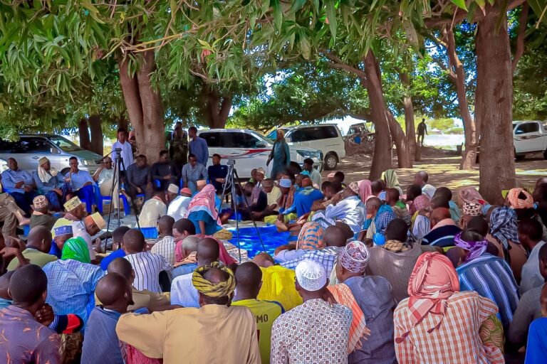 Colaaddii muddada dheer ka taagnayd dad wada degta deegaanada Baarrow Weyne iyo Mareereey oo Xal laga gaaray.