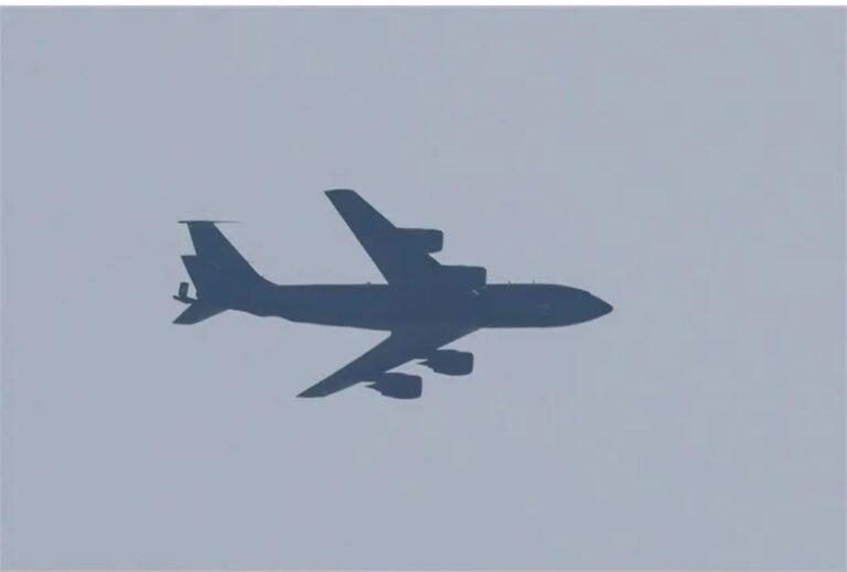 Diyaarad uu Mareykanka leeyahay oo ah nooca diyaaradaha kale hawada ku siiya Shidaalka oo burburtay.